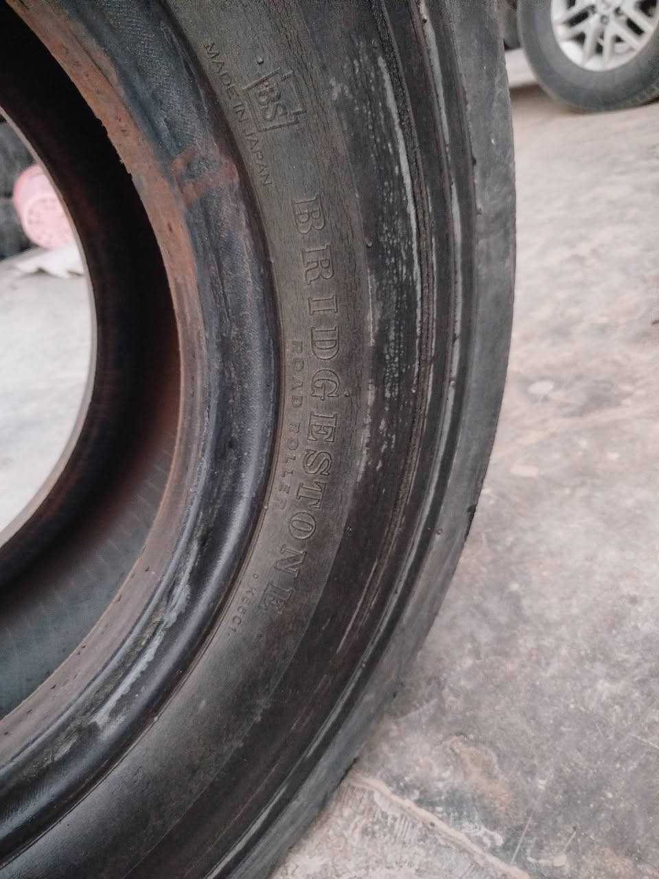 للبيع طارات حادله العريض 14/70/20
عدد2 موقع البصره ***********
