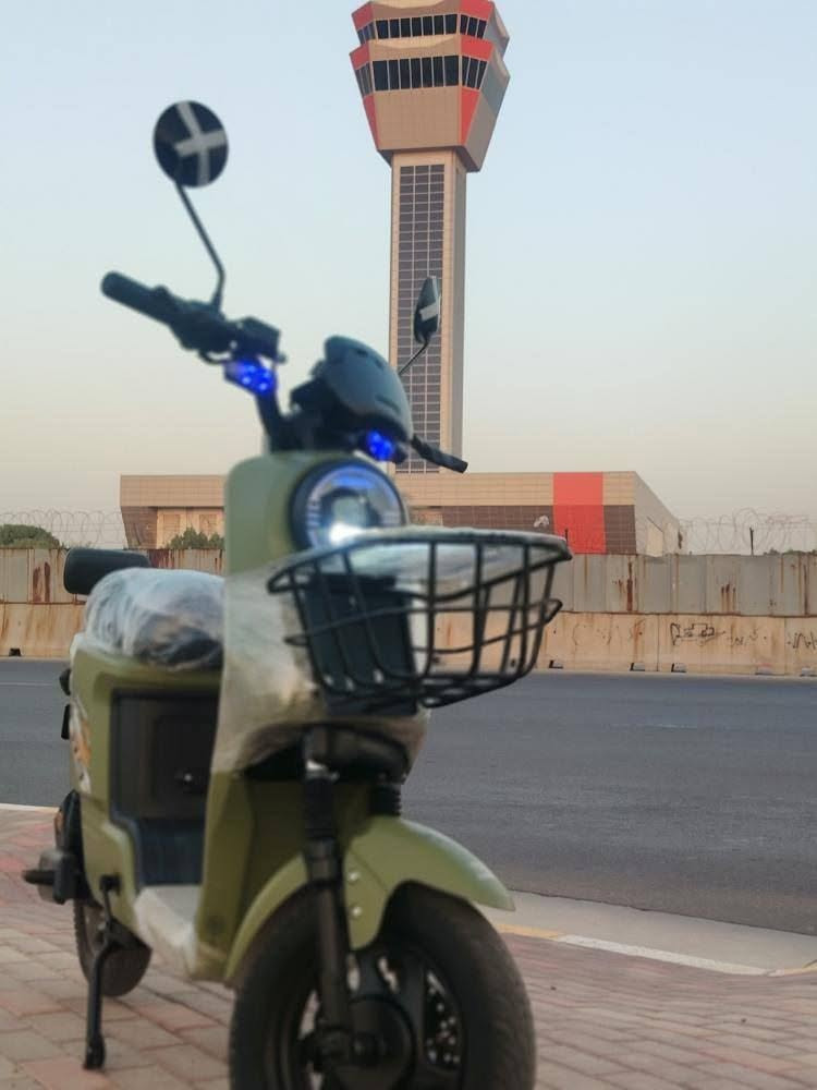 دراجه شحن نوع R9للبيع
الكفر الامامي مكسور و الجملغات مكسوره ثنينهن و بدون بطاريات.
العنواع بسمايه.
لتواصل ***********.
