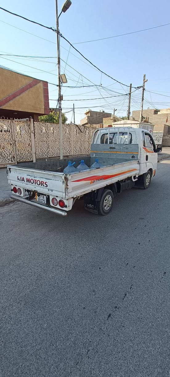 للبيع موديل 2015 سنويه جديده بسمي محرك شاصي مكفول فقط باب سايق بي صبغ ودوس معمرات مكان بغداد 
***********

