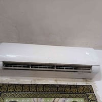 سبلت توسون للبيع نظيف صار سنه من شتريته شراي يتفضل خاص07803270221