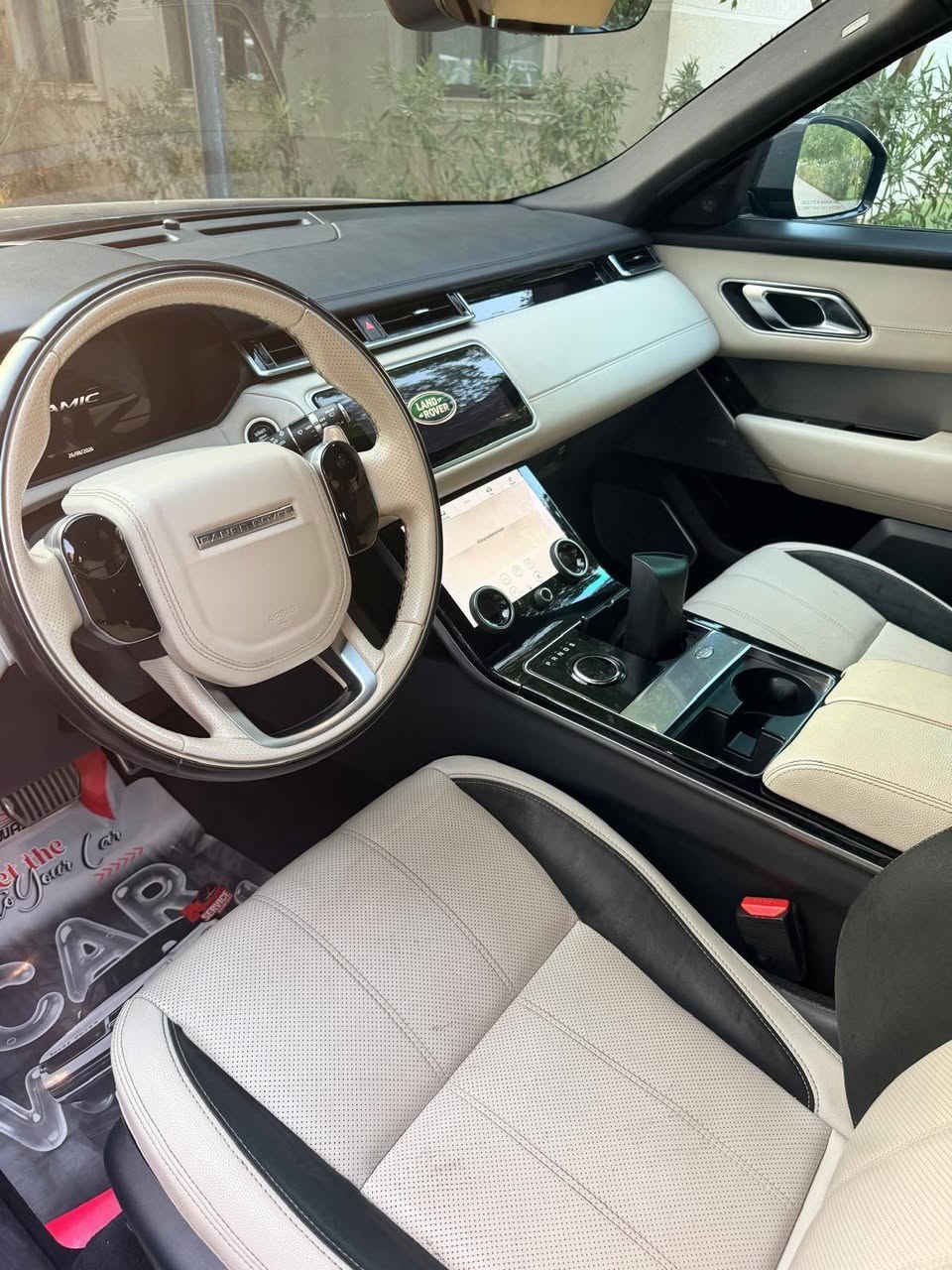 سلام عليكم
Range Rover Velar R-Dynamic
SE P300
* فول موصفات طابع رياضي
*محرك 4 سلندر تربو سعة 2.0 لتر
*كير اوتو ماوس 8 سرعات عالي الاداء من شركة ZF الشهيرة
* انظمة قيادة متعددة

* موصفات لرانج معروفة ميحتاج اشرح لان هواي شرح (مواصفات السيارة فاخرة) 
*سيارة عليهة تغليف مات (طافي)  من شركة TAN
* تخم تاير جديد  + تخم دسك جديد من وكالة رانج
* سيارة ضررهة كلش بسيط موضح بصورة +
* بيهة باب عكس سايق ولبصفة رش على كد شبرين او اكثر شوية اثر ازالة تغليف حماية ppf قديم
* ولباب لخلف سايق بيهة رصعات صغيرة جدا  عدد ٣ تعديل بي دي ار يعني سيارة كاملة مكملة ما ناقصهة شي وكلش حلوة
*سيارة بأسمي تحويل مباشر
* سعر 265 ورقة وبيهة مجال للجادين
* مكان السيارة بغداد حي لعدل
************
