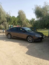 شباب للبيع c200 موديل 16 اربعه سلندر سياره بيها 3قطع صبغ بدون ضرر سعره...