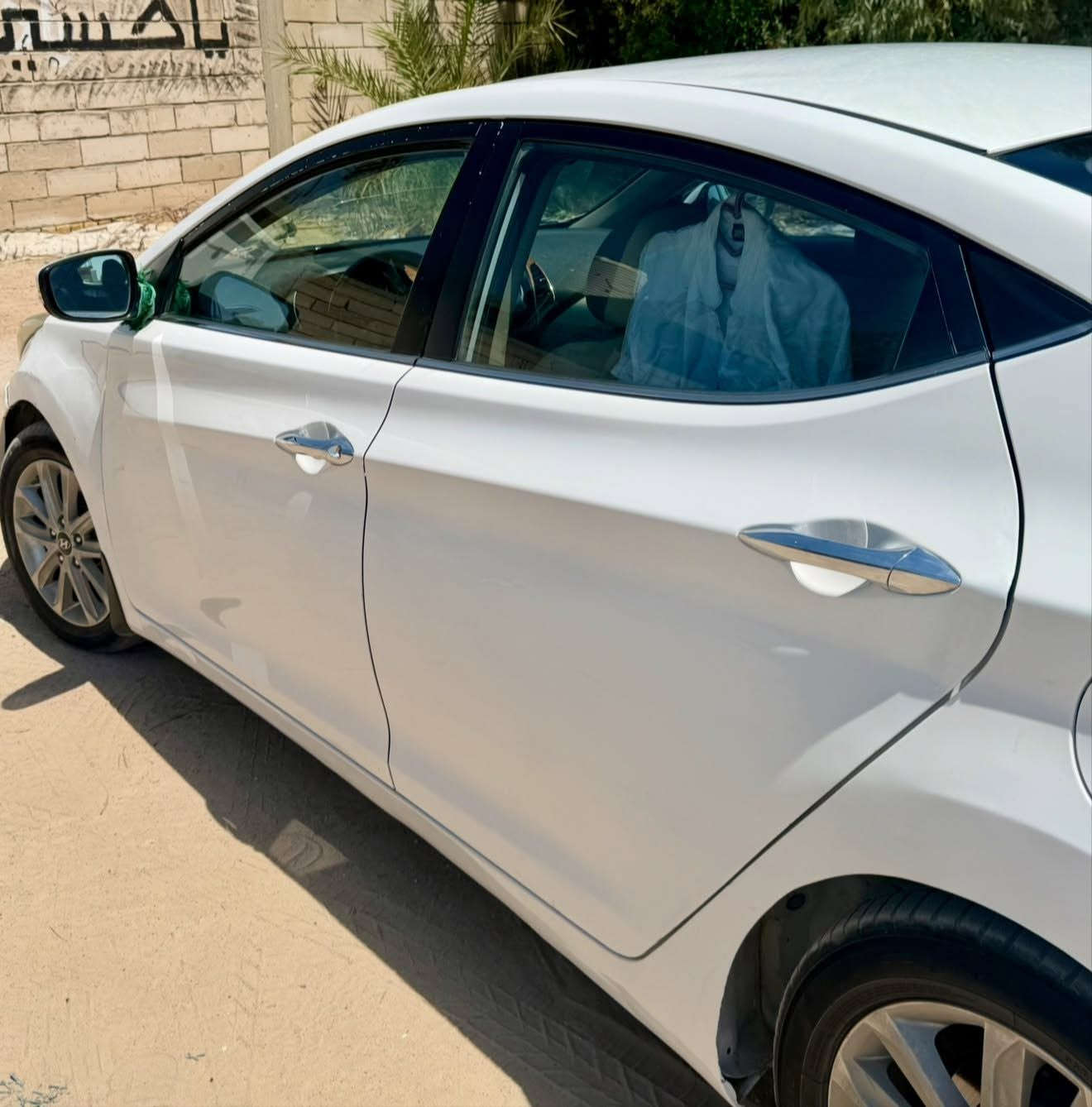 الانتر للبيع موديل ٢٠١٥ فول ماعدا البصمه بيها نص باب وجاملغ  اثر شخط رقم نجف تحويل ثاني يوم #١٠٩$ وبيها مجال  
***********
مكاني نجف قريه الغدير
