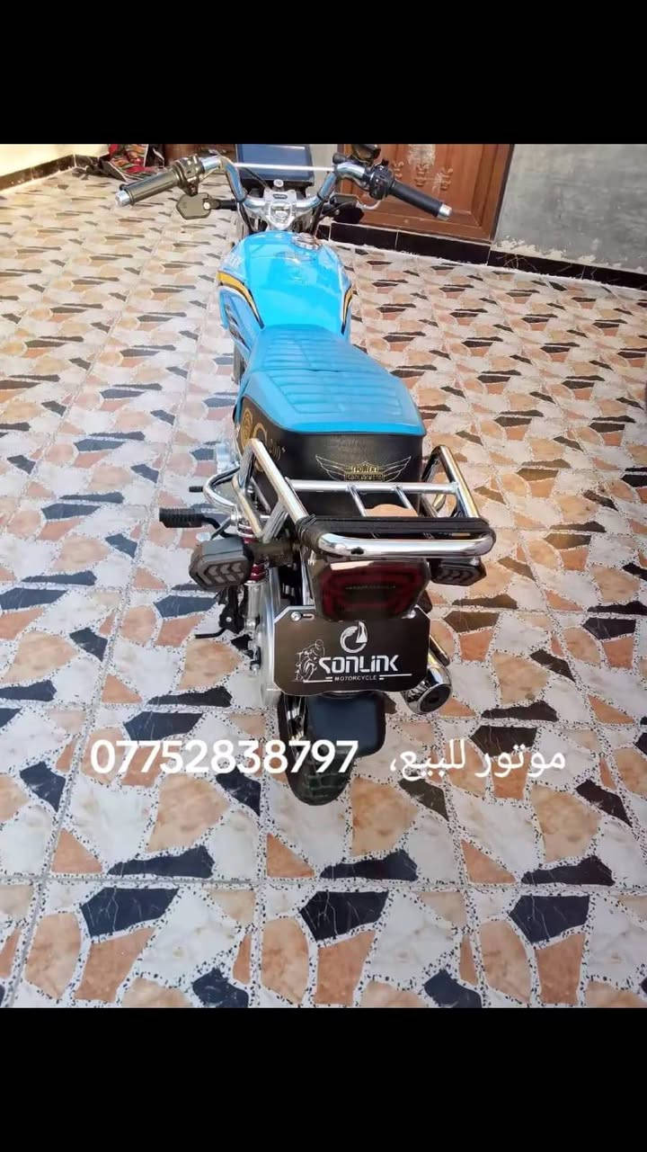 السلا م عليكم  دراجه سيفان صارله شهر من طلعت ٢٠٢٦ للبيع 900وبيها مجال العنوان تقاطع الساده للستفسار +964 775 283 8797

نص مكتوب في الصور:
- موتور للبيع، ***********