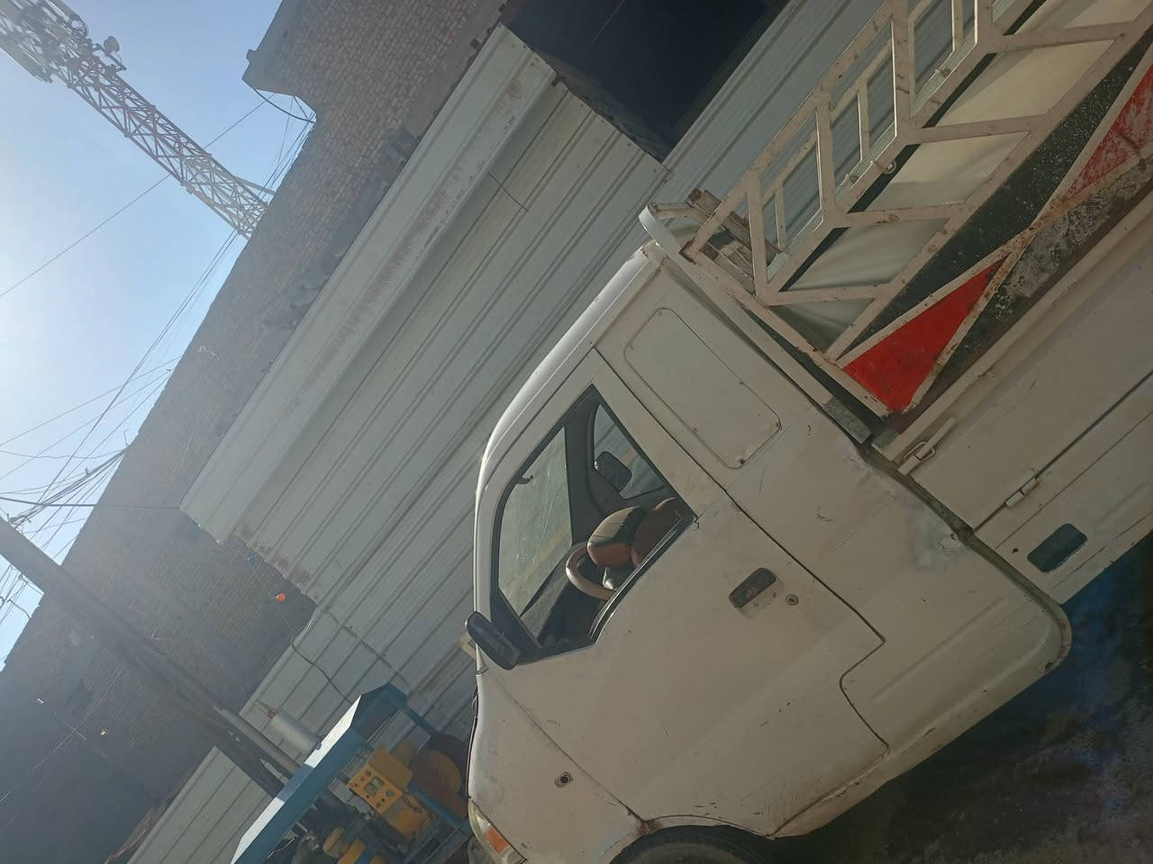 مكلفه بلنشر سياره للبيع السعر 11ورقه وبيه مجال الشراي يتصل على  الرقم ‏‪***********‬‏
