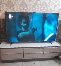 شاشة شينون حجم 65 4k هيه والميز ب400 الف واتساب 07717528680