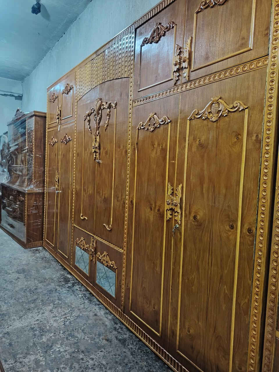 غرفه 6باب ابراج شغل ثقيل السعر عل خاص عنوان موصل ***********غرفه 6باب ابراج شغل ثقيل السعر عل خاص عنوان موصل ***********
