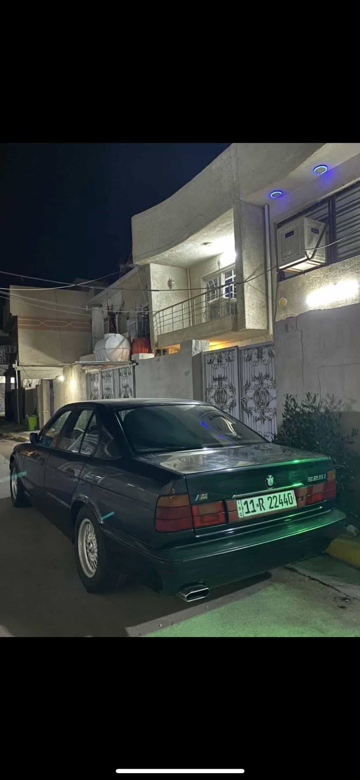 🚘 للبيع BMW 525i موديل 1992 - كير عادي
بدون صبغ 

إذا تدور على بي إم نظيفة وحقيقية، هاي فرصتك.

✅ بلادية من الدعامية للدعامية.
✅ على وضع الشركة، بدون صبغ وبدون حادث.
✅ بدون خياس وبدون أعطال مؤثرة.
✅ كاملة مكملة.
✅ مكينة بلادية مال شركة (لا تعمير ولا تبديل).
✅ كير خير الله.
✅ الصدر الأمامي والخلفي 100%.
✅ كهرباء بلادية كاملة مال شركة بدون تقطيع أو لعب.
✅ بطارية جديدة.
✅ غرفة 80%.
✅ السيارة كانت مضمومة سنين ومحافظ عليها.
✅ تبريد ثلج.
✅ ترايك بصرة.

⭐ والأجمل من هذا كله:
رقم بغداد جديد مميز (22440) يضيف إلها قيمة وهيبة.

🔧 الملاحظات بكل أمانة:

- بيها عطل بالسلايد فقط، وشغلته بسيطة جدًا.
- وتحتاج عينة وصينية كير فقط.

💰 السعر: 84 ورقة، وبيه مجال للطيبين بعد المعاينة.

📞 للاستفسار: ***********
