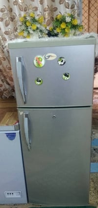ثلاجة للبيع 07721392895