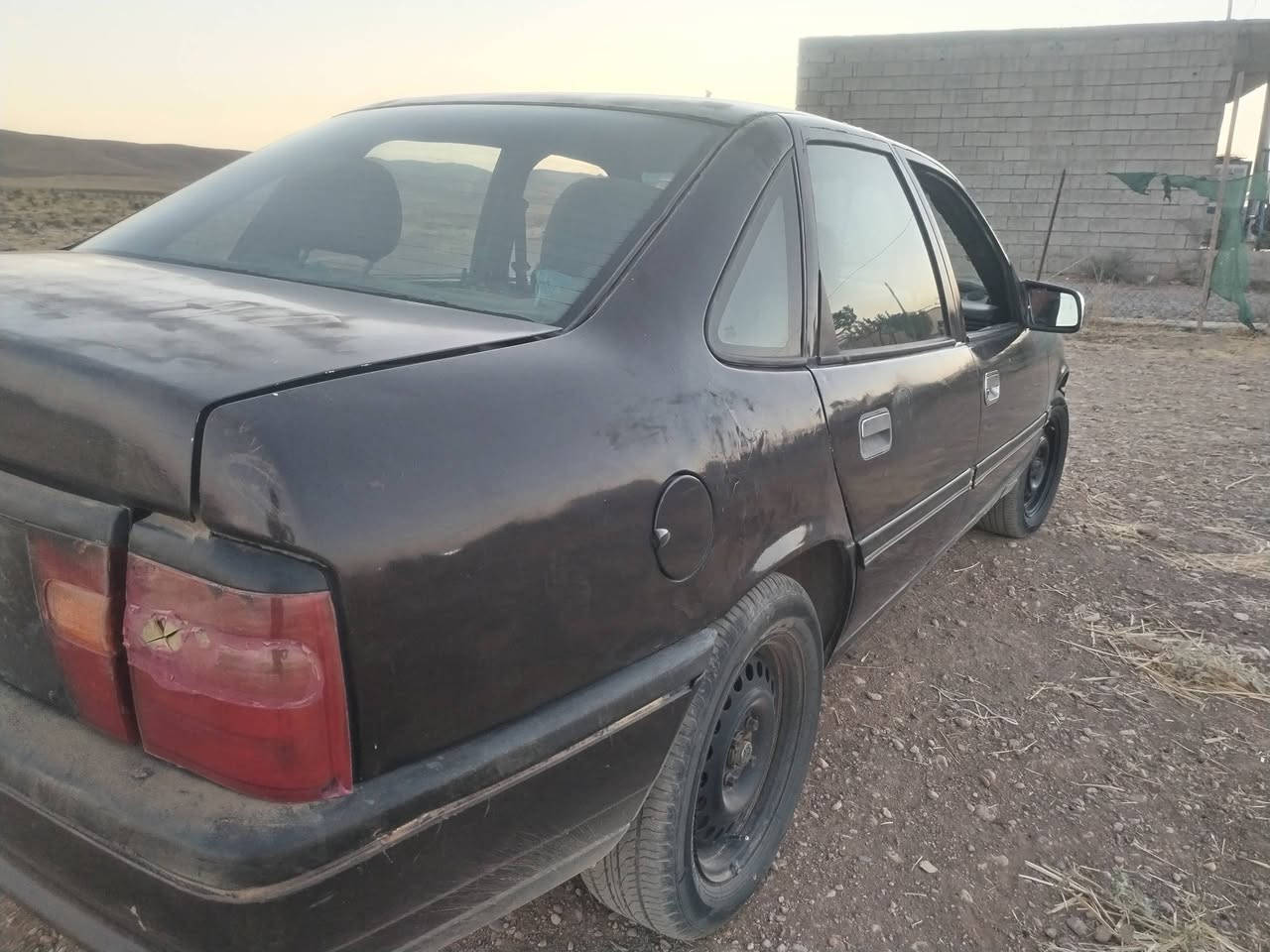 بەناوی خوای گەورە
ئۆپڵ ڤیکترا بۆفرۆشتن 
ئاڕمی سلێمانی 
مۆدێل 1991مەکینە 20
گێڕومەکینە لۆک تاقم پێش لۆک 
چوار ویلوتایەی جوان چرکەو گڵایە ببڕە 
سعر 14گڵاو مجال شوێن چەمچەماڵ
***********
***********
