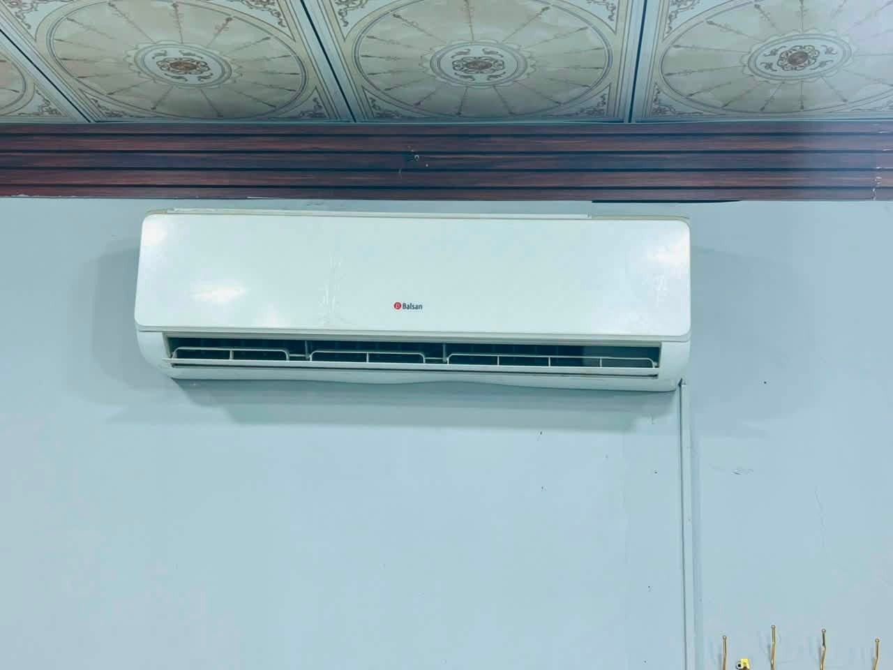 غراض محل حلاقه كامله للبيع سعر خاص مكان بغداد
***********
