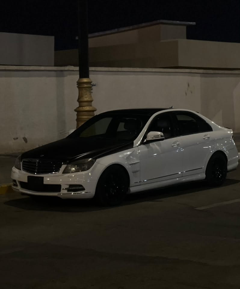 🔰للبيع 🔰
مرسيدس بنز 2009 C350 امريكي 
محرك 3500
بصمه ابواب 
بانوراما
كروز تثبيت سرعه 
اشاره بالمري 
زراك لايت 
بجم زنون 
سلايد طكتين
شاشه اصليه قلاب 
شاشه اعطال  
داخل متغير الوان  
كشنات جلد كهرباء 
تدفئه كشنات  
كير sport .normal 
تخم تاير جديد
يحتاجلها حداديه
السياره كامله بيه كم شي بسيط 
حادث جنطه وبالعراق بجم ويحتاجلها دشبول ومبدل جاملغات اماميه c63 فتحات واذا ما تعجبك عوفها
السعر 100المكان ميسان رقمها بغداد مشروع وطني
رقم واتساب ***********
