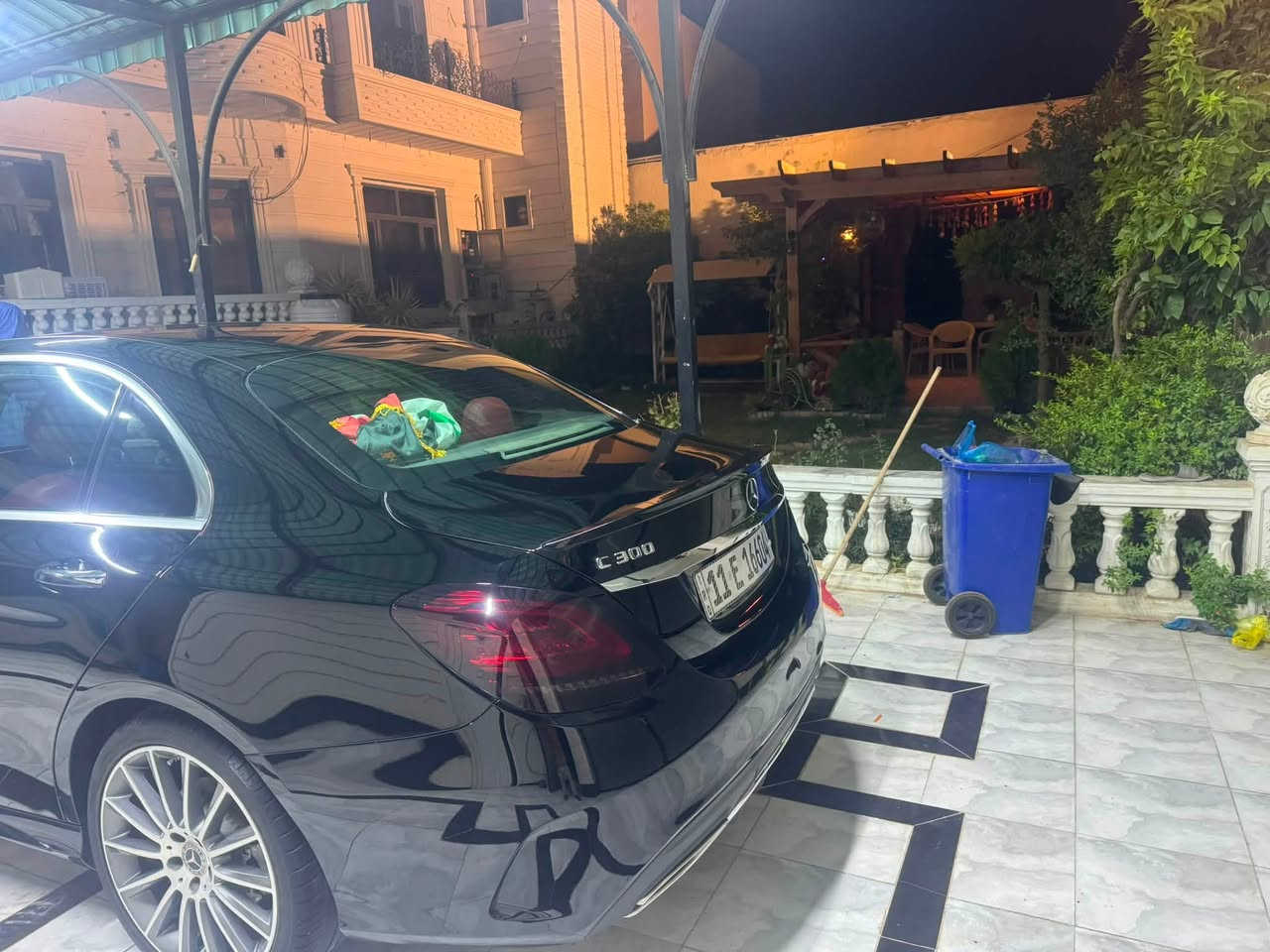 سلام عليكم مارسيدس c300للبيع موديل 2021amg فول مواصفات داخل احمر وارد امريكي بيها صفحه كلير بدون دواخل بدون ايرباك السيارة ماشية 87الف كيلو السعر جوه السوك 198ورقه وبيها مجال حك الجيه رقم بغداد بسمي تحويل مباشر مكاني ديالى بعقوبة 
رقم الهاتف ‭***********‬
رقم الواتساب ***********
