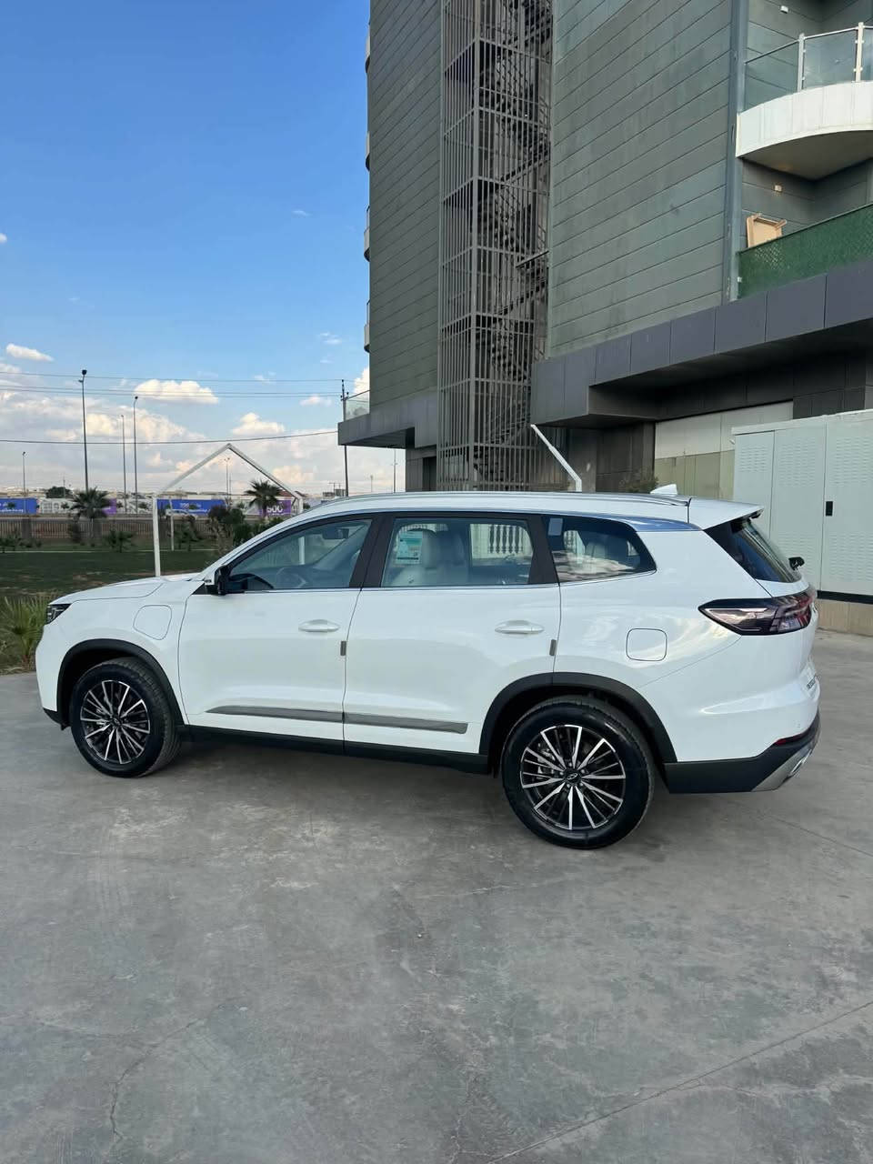 Chery tiggo 8 pro hybrid
شيري تيكو ٨ برو بلكن هايبريد ٢٠٢٤
ماشي ٢٠ الف
ضمان شركه السراب
فول فول مواصفات
.
سعر ٢٠٥ ورقه
***********
