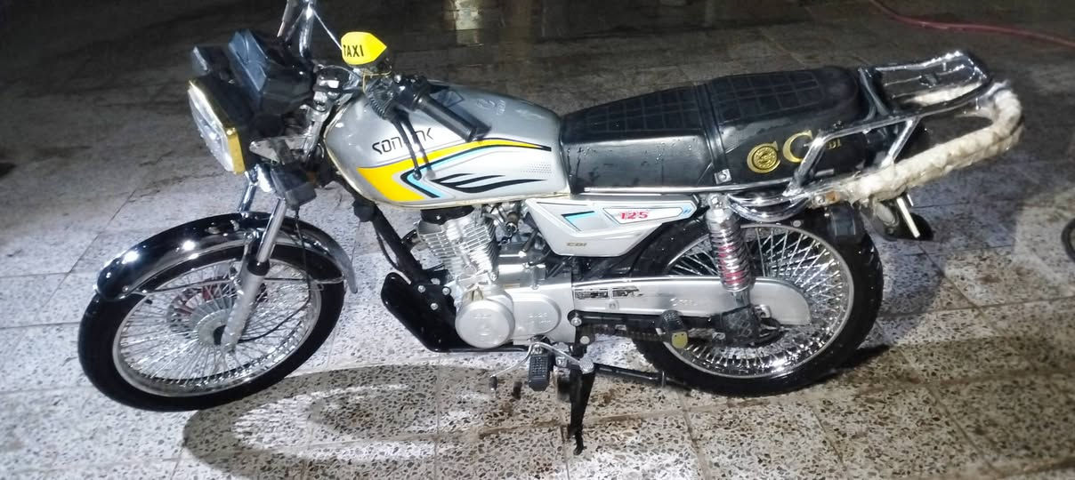 🏍️ للبيع دراجة سونك 4 كير
🔹 الموديل: 2024
🔹 المحرك: 25
🔹 الحالة: نظيفة جداً ✨
🔹 الدراجة جاهزة وما تحتاج شي
💰 السعر: 600 ألف
📍 بغداد: النهروان 

📞 للتواصل: ***********
للجادين فقط، والتفاوض بالمعقول.
