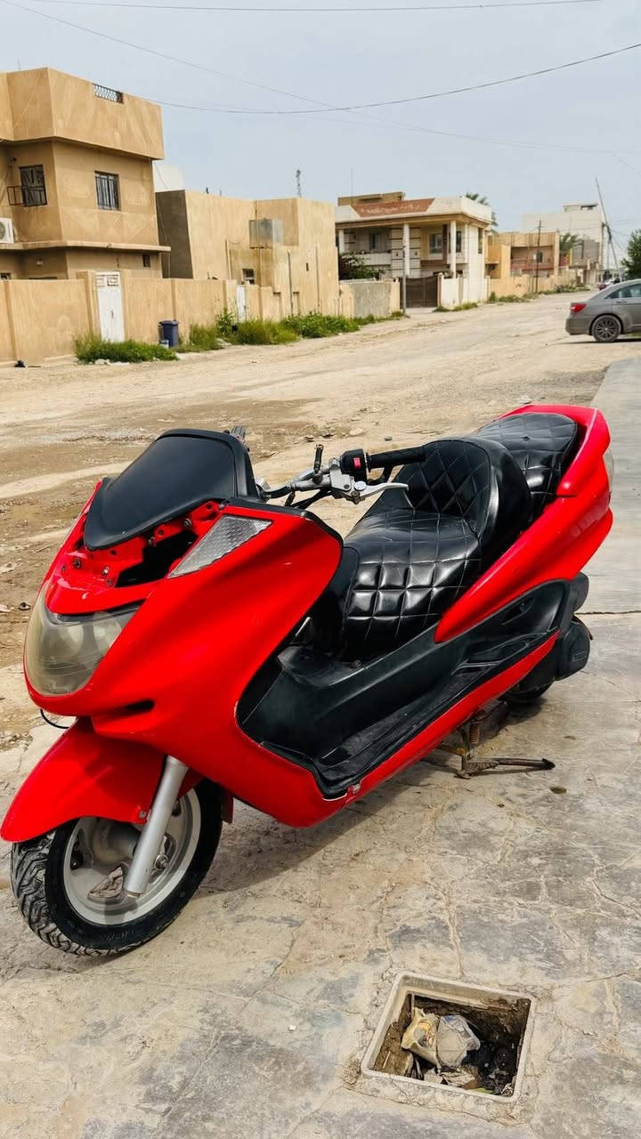 للبيع او مراوس بدراجه صغيره شغاله. دراجات عدد 2الحمره شغاله والثانيه طافيه ابيعك اثنينن طافيات وعل نواقص البيهن السعر 450الف وبيهن مجال. ***********
