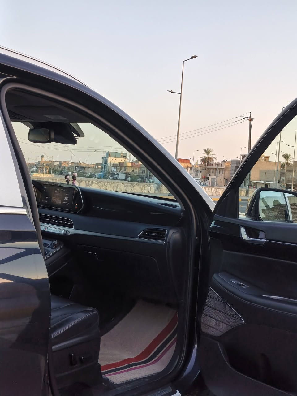 السلام عليكم سياره بلاسيد كلكرفي موديل 2021 وارد امريكي
محرك 6 سلندر 
كامرات محيطيه 360 درجه
كاميرات بالاشاره 
تحكم ستيرن
6 وضعيات قياده
مقاعد تدفئه تبريد مساج 
داتاشو
مقعد خزن ميموري+ مقاعد كهرباء 
7 راكب مقاعد كهرباء ملكي
سقف كنتاره 
بونراما على طول السياره 
عدسات LED
تشغيل عن بعد
گير دگم+ سايد بريك بصمه
بصمه ابواب
اوتو بارك
جنطه شفط 
شاحن واير ليست +USP
تحكمات الشاشه مقاعد و التبريد و الصوت
وبعد هواي مواصفات بالكلكرفي غنيه عن التعريف فول مواصفات
ملاحظه : الضرر بابين عكس السائق كلير 
***********
