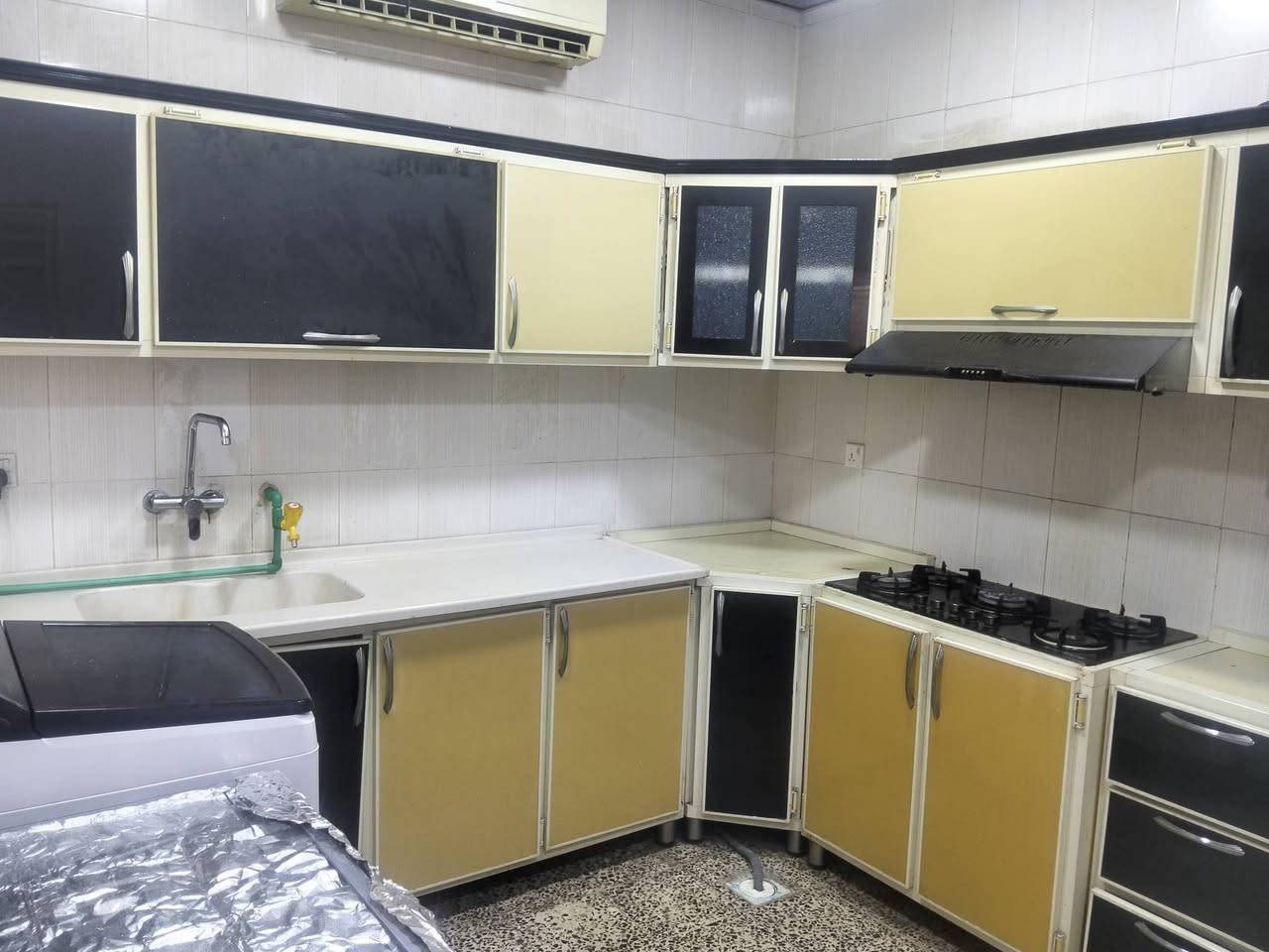 سيت كونتر مستعمل أخو الجديد شغل تزكام تجي وتشوف بعيونك السنك مرمر+ طباخ+ ساحبه+ سله مواعين 
السعر 450 وبي مجال #العنوان #كربلاء حي التحدي #ملاحظه شلون ماتريد القياس يكعد باي مطبخ ***********
