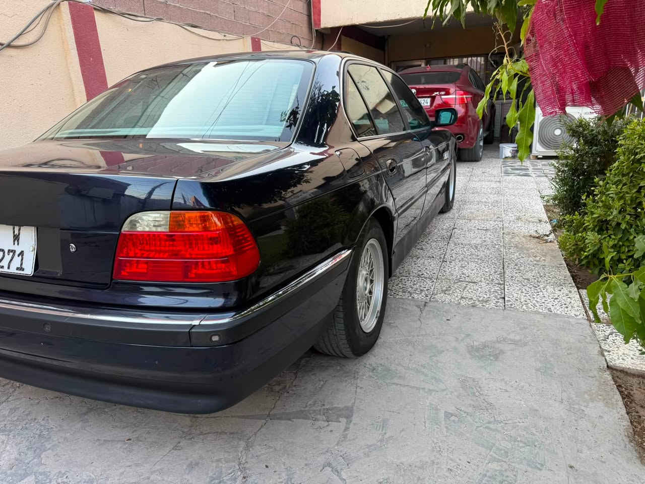 حجم 730 اصل
موديل 95 
محدث 2000
مصبوغه عام بيها بارد يم جاملغ خلفي 
سياره جاهزه من كلشي الي يريد فديو كامل هم عندي موجود 
مكاني بغداد الدوره حي الصحه
***********
