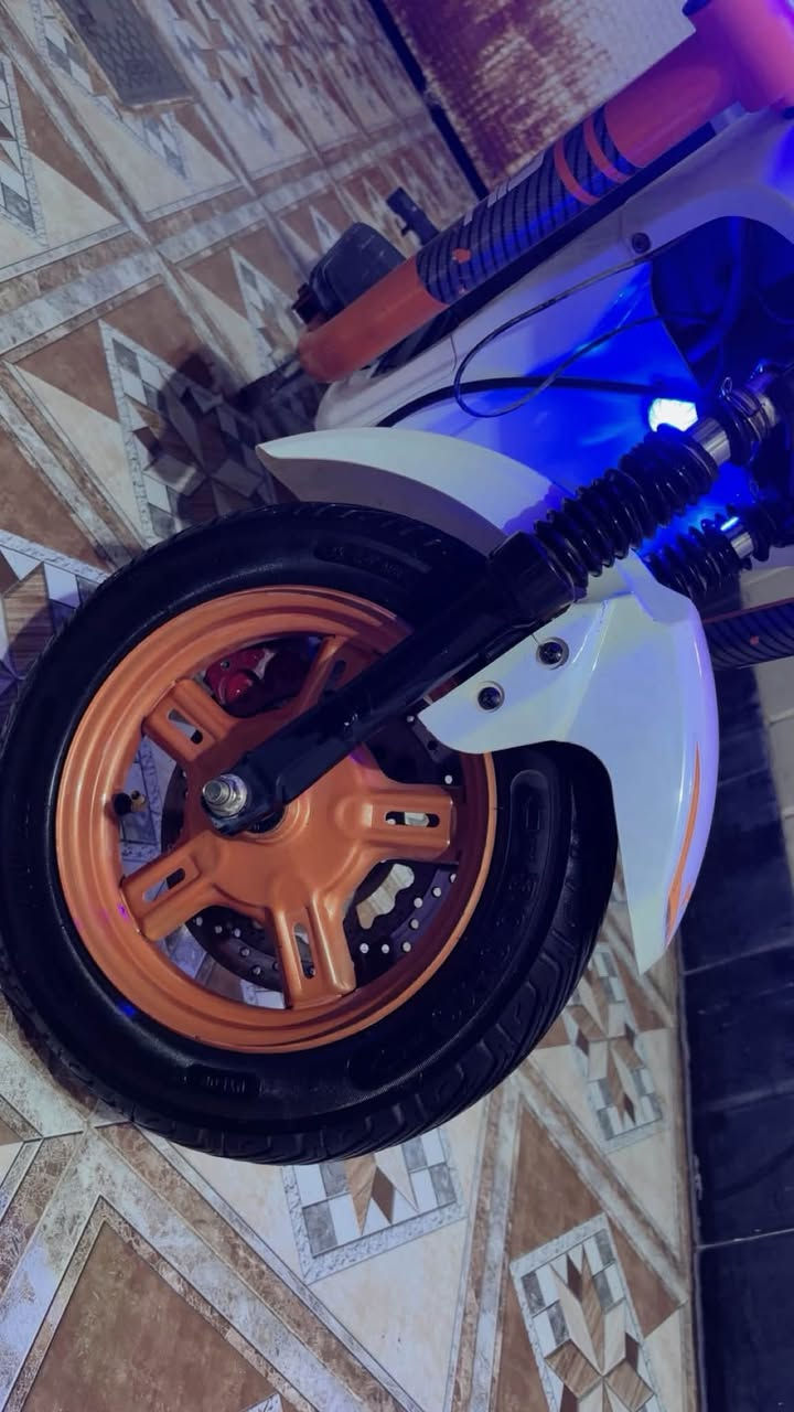 💙
السلام عليكم دراجة شحن للبيع بسعر 400 الف
مواصفات فول
بلوتوث موجود
تايرات نضيفات
خمس بطاريات جديدات متعبانات لان بعدها دراجة جديدة
شاشه ايباد جديده ومابيها اي عطل
لايتات شغاله
لون ابيض نضيفة مكعدين منفصلات
للشراء عنواني ديالى بعقوبه 
الرقم ***********
