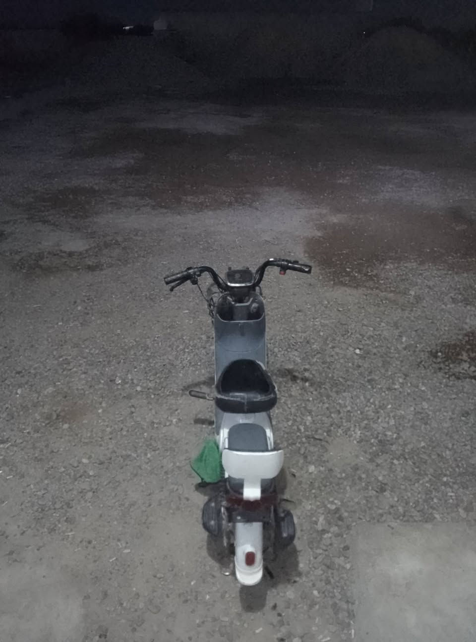 سلام عليكم عندي باسكل شحن محتاج بطاريات وشاحنه جديده كهرباءيات جديده دبل شاير بك خلفي ولايت امامي جدد السعر 50الف***********
