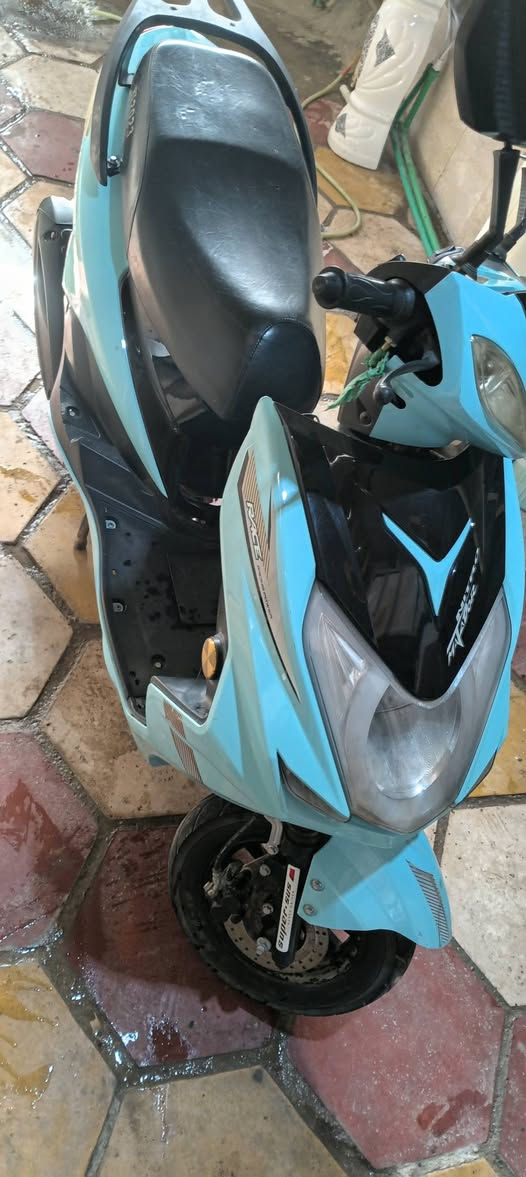 سلام عليكم دراجه سكنس صيني بلاديه مامفتوحه نضيفه وكلشي شغال بيه السعر 650 وبيه مجال للستفسار ***********
