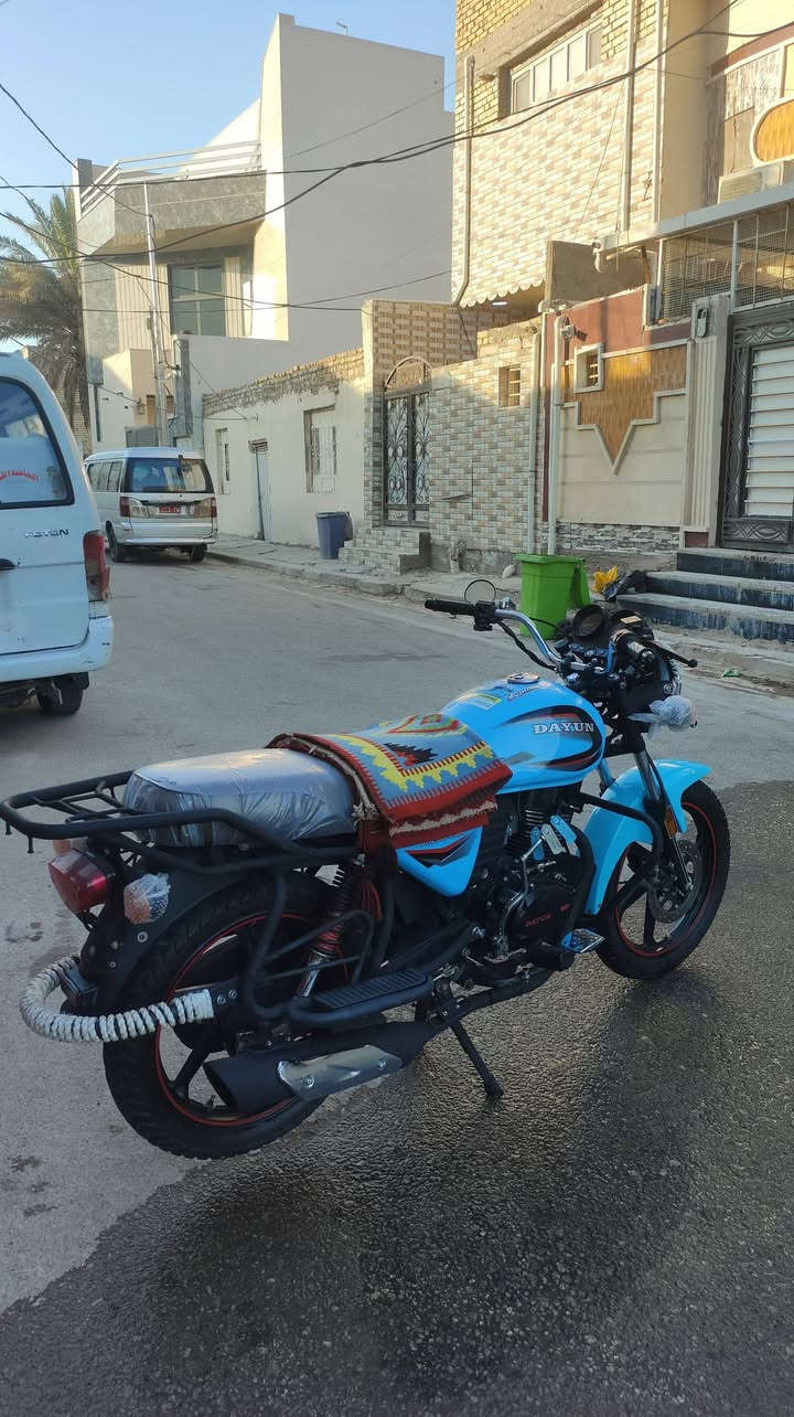 سلام عليكم دراجه للبيع دايون نفخ موديل24  محرك شرط اصبانه ما مدوده عليه سلف كهربائيات عدادات كله شغال دراجه ما ذب عليه ربع شرط أنضف من الصوره شوفت عينك نضافته  اتصل وبيك خير وتدلل ***********
