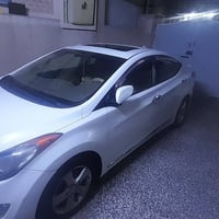 وبركاته ... إلنترا موديل 2012 أبيض صدفي للبيع فقط وارد أمريكي حادثها ق...