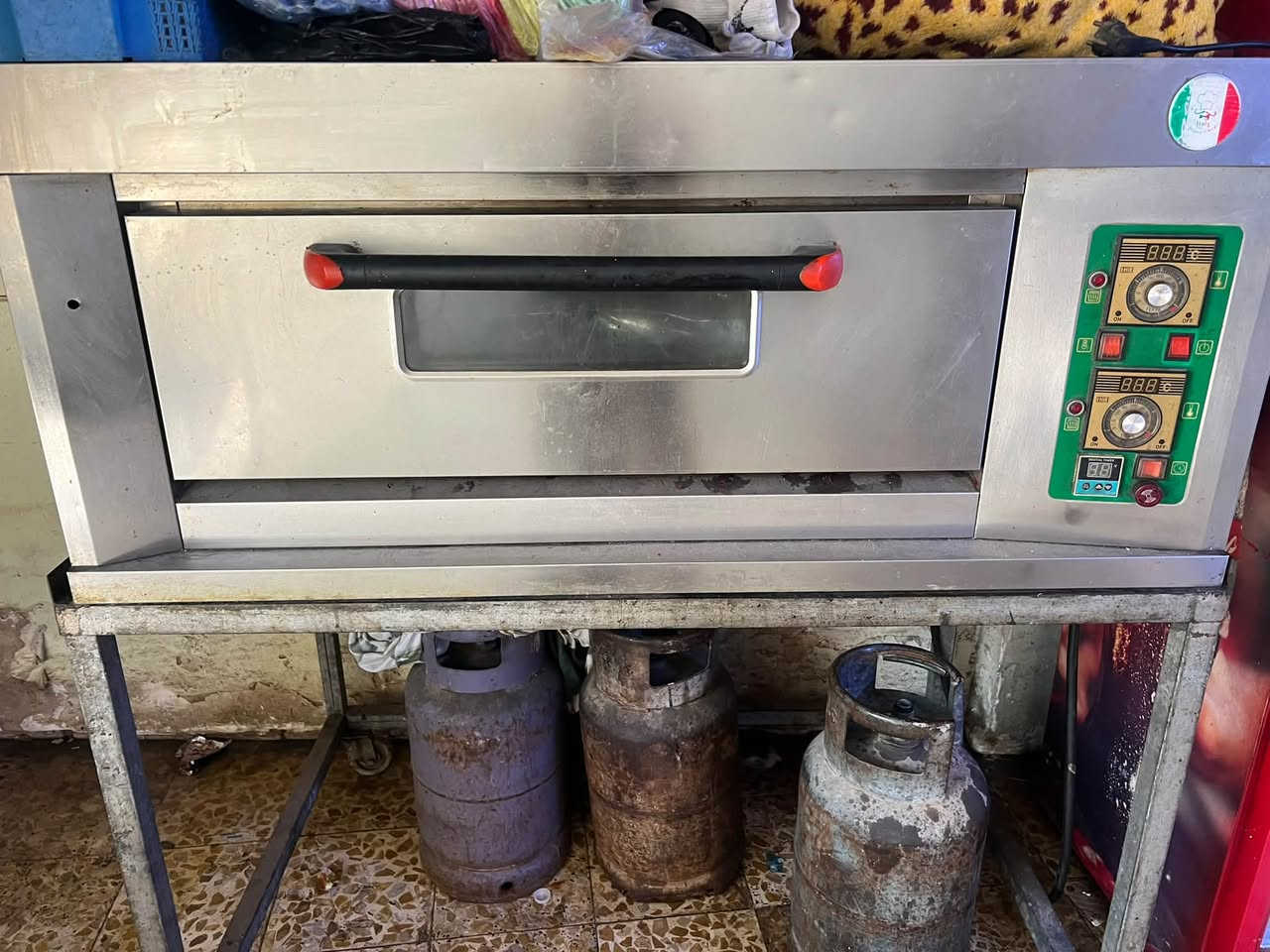 فرن • ميز عربانة • واتساب