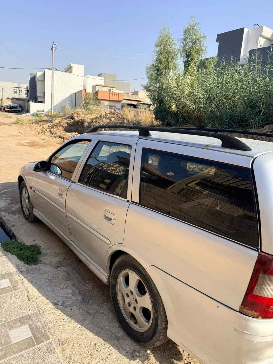السلام عليكم اوبل فكترة ستيشن موديل 2000
رقم وسنوية وهزة جديدة السيارة بأسمي السيارة نضيفه مصبوغة عام جمالية محرك فكتره 18 كير عادي فقط طخم الخلف شوية تعبان سيارة متعوب عليها حيل وترايك وين متريد شرط التحويل رقم دهوك السعر 38 للاستفسار *********** واتساب

