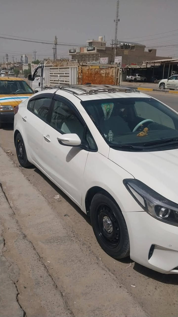 اسلام عليكم كيه سيراتو موديل ١٨صبغ عام اثر شخوط بدون داخل موصفات عتياديه مكينه دوش ١٦٠٠ خليجي رقم بغداد باسمي تح***********ويل مباشر سكني بغداد الرصافه سعر ٨٠ بيه مجال بصيط
