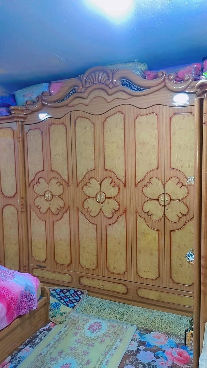 غرفه نوم ماليزيا  للبيع بسعر 500الف استفسار على رقم ***********
