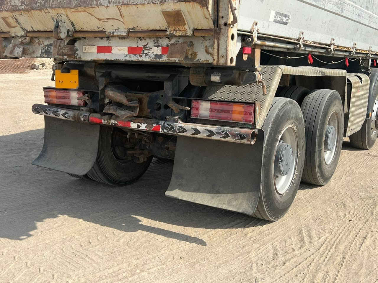 عكرب للبيع مكينه 38 شاصي 32 كير كهربائي سنويه جديده بسمي للاستفسار الاتصال على الرقم ***********

نص مكتوب في الصور:
- 99017122 99020110
- 99017122 099020110