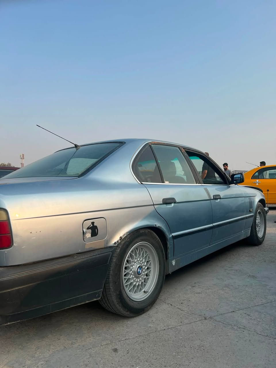 السلام عليكم بي ام للبيع موديل 1991 رقم كركوك  محركها 530 بومه 2003 وحجمها 520
بأسمي .. السياره بلادي كير ومحرك نضيف السعر 50 وبيها مجال للشراي . الرقم ***********
