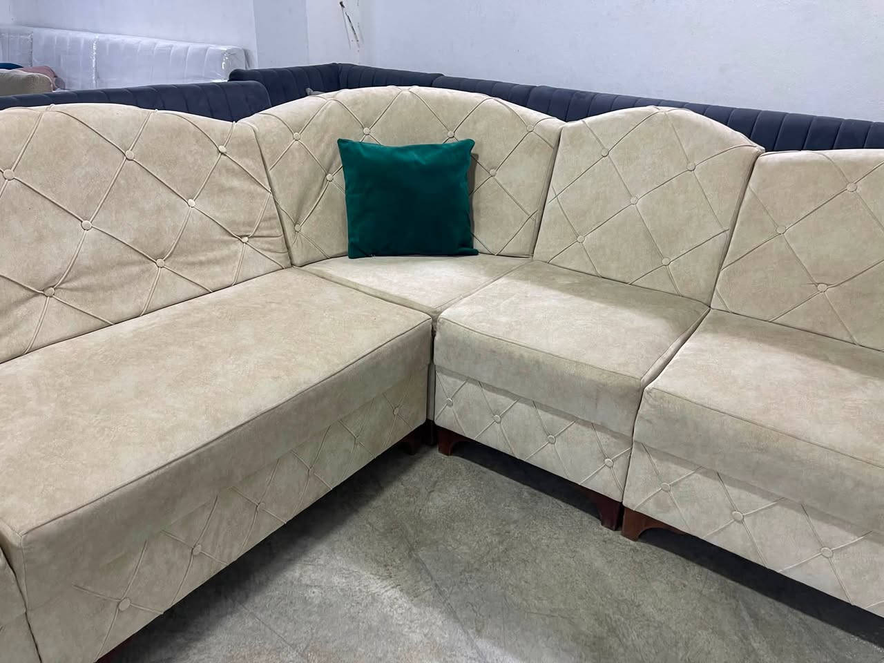 تەنها 190هەزار
دەسکردە بێعەیبە پاکوو خاوێنە 

3گۆشەی جوانی لە گەڵە

10نەفەریە 

شوێن کەلار

ژ.م***********
