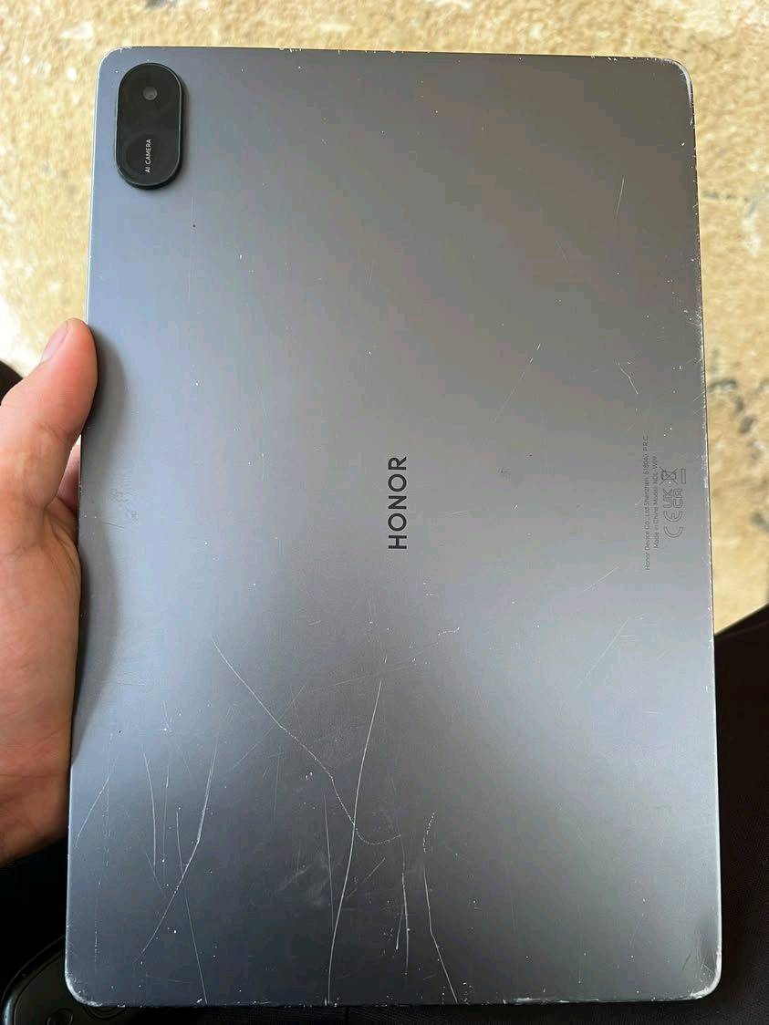 هونر باد X8a • ١٢٨GB/٤GB • ٨٣٠٠mAh