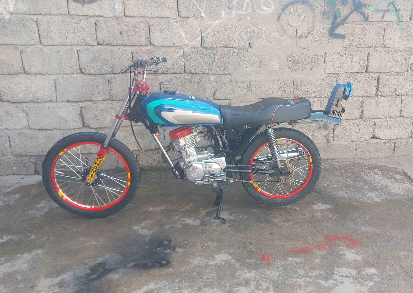 نامه تيربو موديل 25مكينه شرط مامفتوحه سعر 480وبي مجال شيء قليل مكاني حي سماح ايسر ***********
