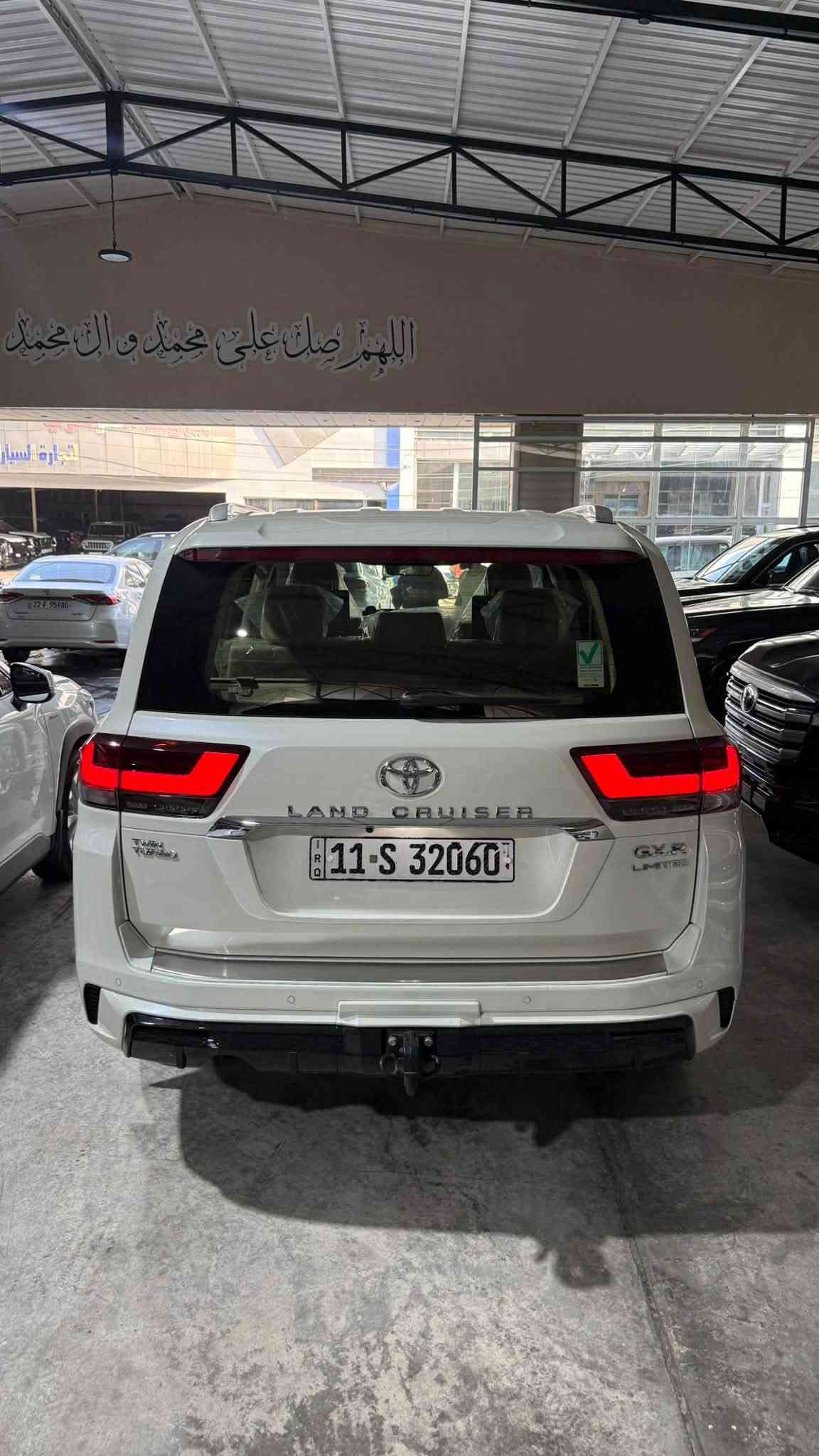 السلام عليكم 
لاندكروز 2023 ساز 
توين تيربو 
ليمتد
مغلفة 
ماشية 23 الف 
جديدة كلش مكفولة كفاله عامة
ابواب شفط 
صندوك كهرباء 
كراسي تدفئة تبريد 
كراسي كهرباء 
جلد 
شاشة جبيرة 
سماعات جي بي ال 
حساسات امامي خلفي 
ماوس 
شاحن لا سلكي 
شباك led 
سايد بريك دكمة 
كامرات محيطية 

ارضياتها بعدها بلجيس
جديدة كلش 

السعر :64 الف وبيها مجال 

***********

معارض النهضه / الفرع الثاني /معرض زيد لتجارة السيارات .
