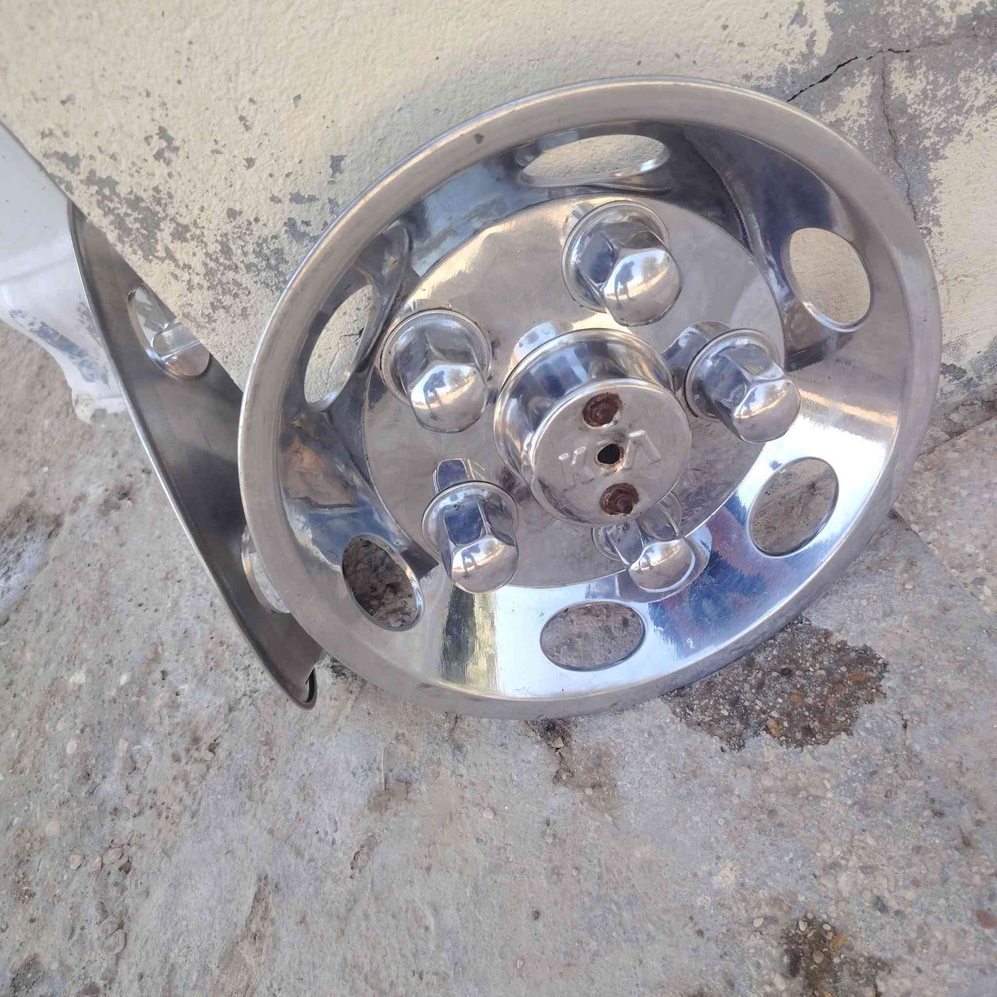 زوج كبات خلفي نضيفات للبيع مكانهن بابل القاسم ***********
