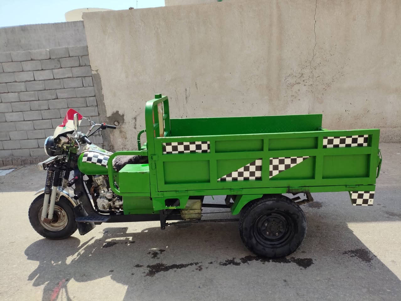 السلام عليكم اخون ستوته همر موديل 2018 ستوته خير من الله كلش نضيفه اوراق بسمي ماشي معاملت الرقم باقي بس على بصمه ونضر سهلا شويه وتخلص وتستلم ارقام سعر 1400مليون وربعميه التواصل على رقم ***********
