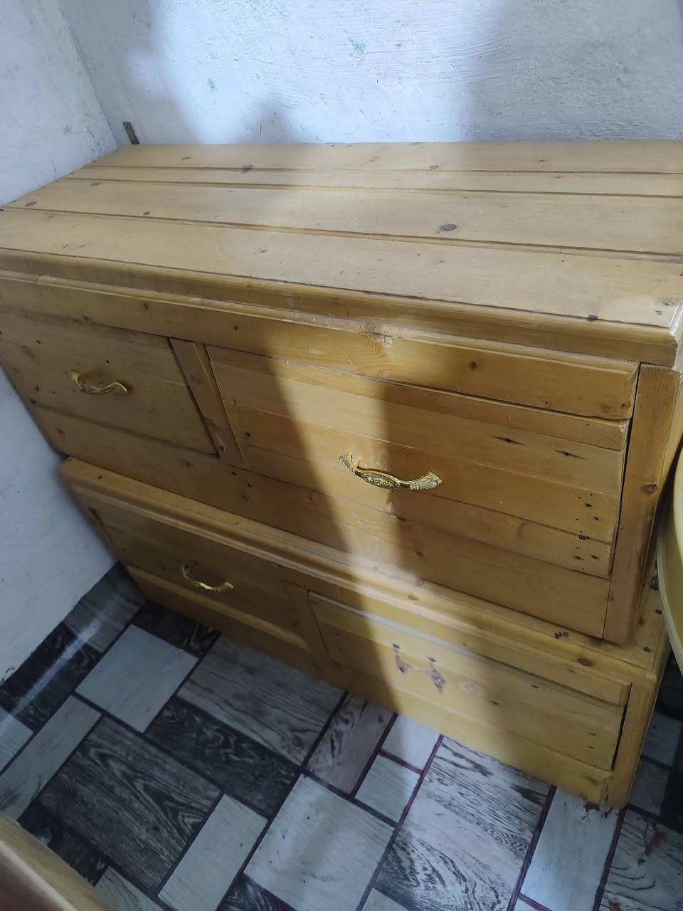 2 ميز 2 مريا حلاق للبيع السعر 150 قفل اتصال ***********
