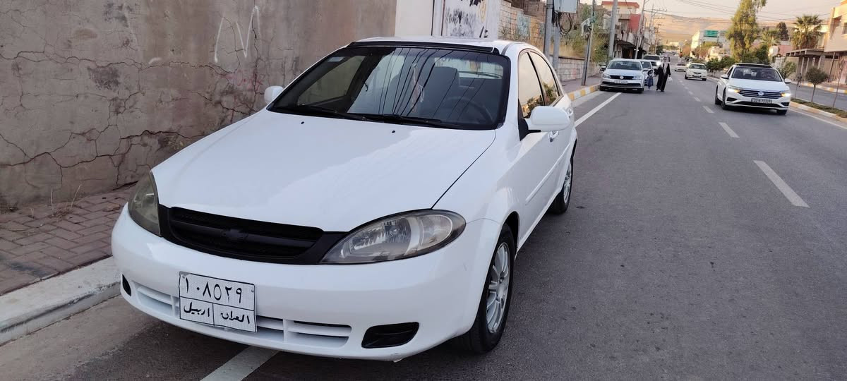 🚗 شفرۆلێت ئۆپترا صالۆن جانتا 2006 بۆ فرۆشتنوان
🔹 مودێل: 2006
🔹 ڕەنگ: سپی   بۆیاغ  بۆجوانی 
🔹 گێڕ: ئۆتۆماتیک 
🔹 مەکینە: 1.6کر
🔹 چوار جام: کارەباییاوە
 🔹 تایەرەکان: نوێ
🔹 تەبرید: سارد و گەرم، بە شێوەی باش کار دبۆجەکات
🔹 کیلۆمەتر: 300,000 کیلۆمەتر، حەقیقییکراوەتەوە
🔹 هەموو شتەکانی ئۆپترا لەگەڵیدایە
🔹 سەنەوی: بەسەرچووە
🔹 تحویل و غرامە: دەکرێت
🔹 وەرەقە و معاملە: بەردەستە
💰 نر53  گەڵا
📍 شوێن: کۆیە
📞 ژمارەی پەیوەندی: ***********
سەیارەیەکی کەم مەسروف و گونجاو بۆ هاتوچۆی ڕۆژانە، بۆ زانیاری زیاتر پەیوەندی بکەن. كويسينجاك, أربيل
