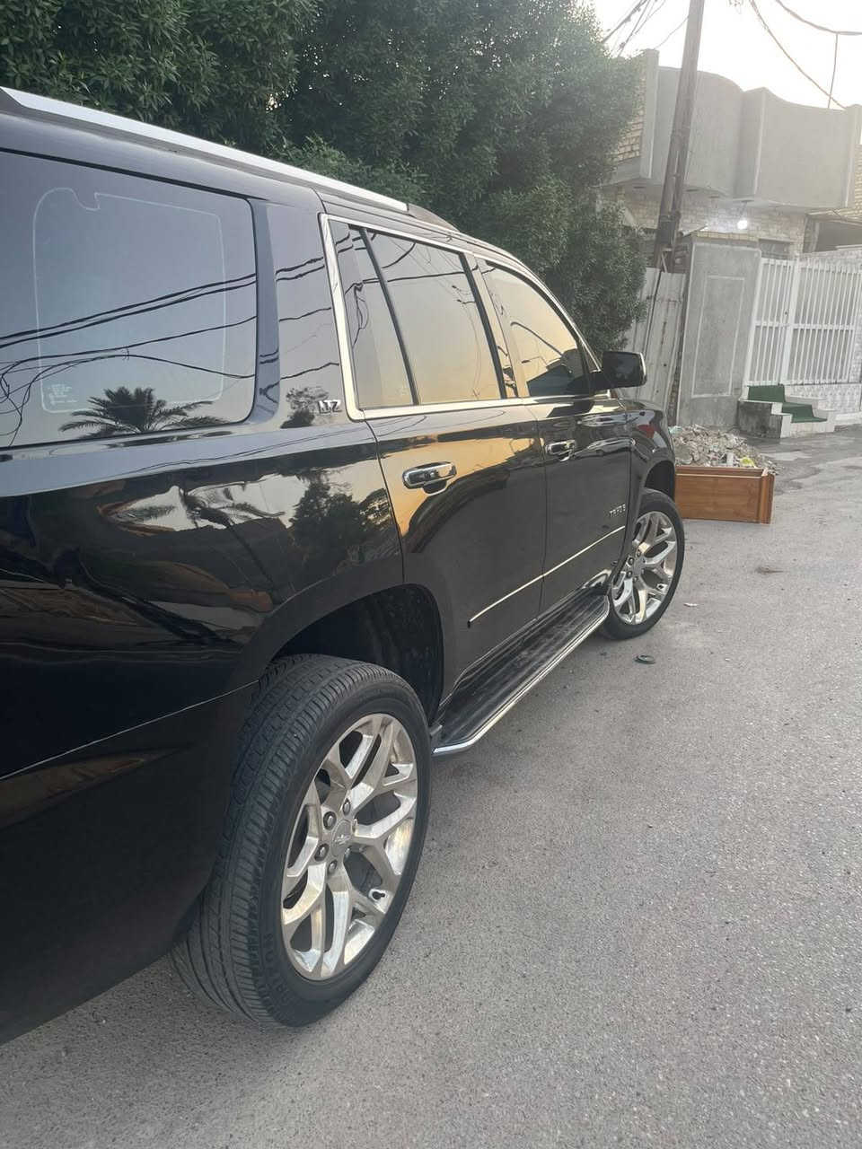 السلام عليكم
تاهو LTZ فول مواصفات
2015 كفاله عدا بارد جاملغ خلفي
مكينه مبدل بطل فقط
مكان بغداد البلديات السعر 295
***********
