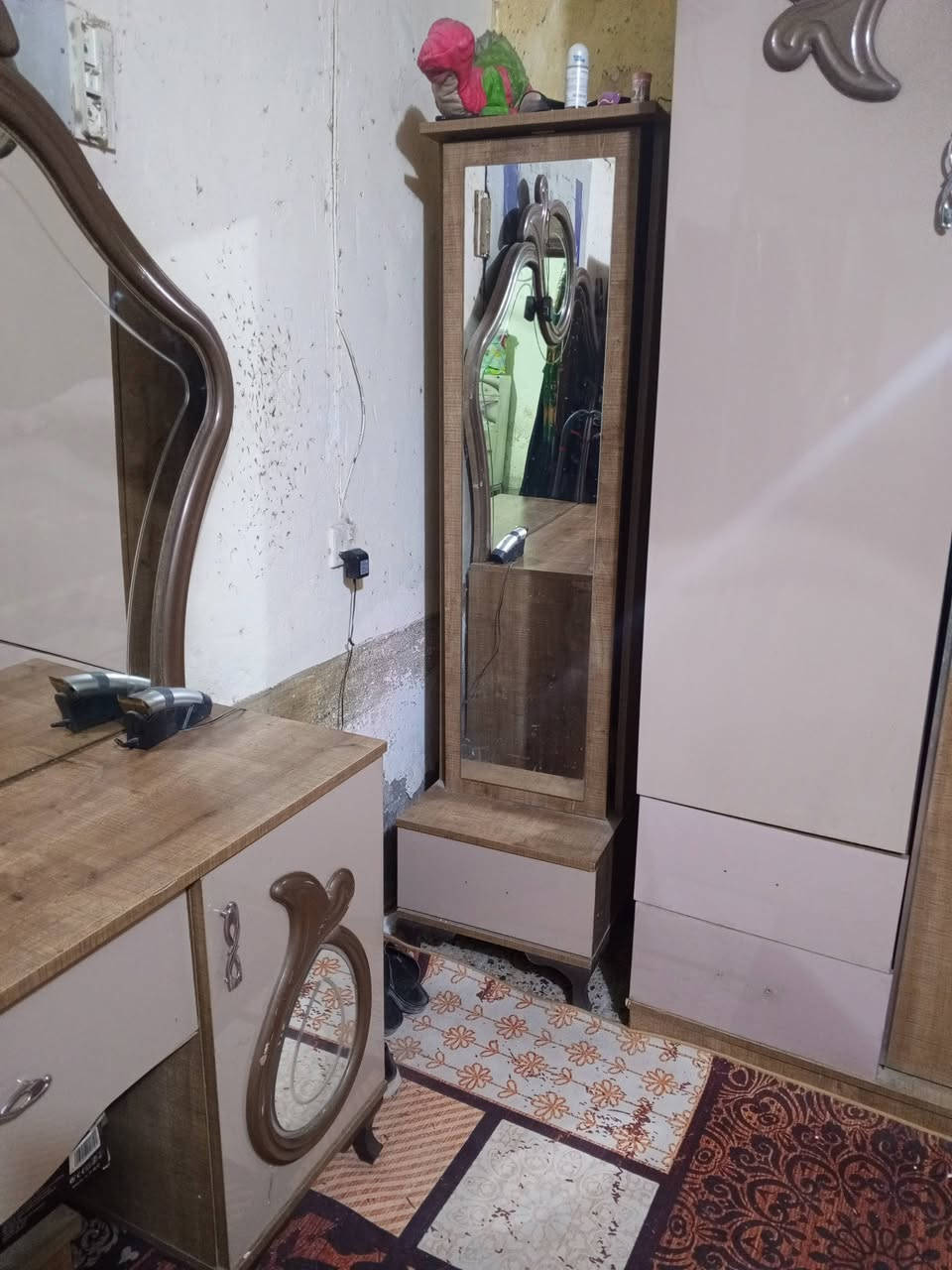 سلام عليكم غرفه تركي للبيع سعرها 500 أتصل على هذا رقم ***********

