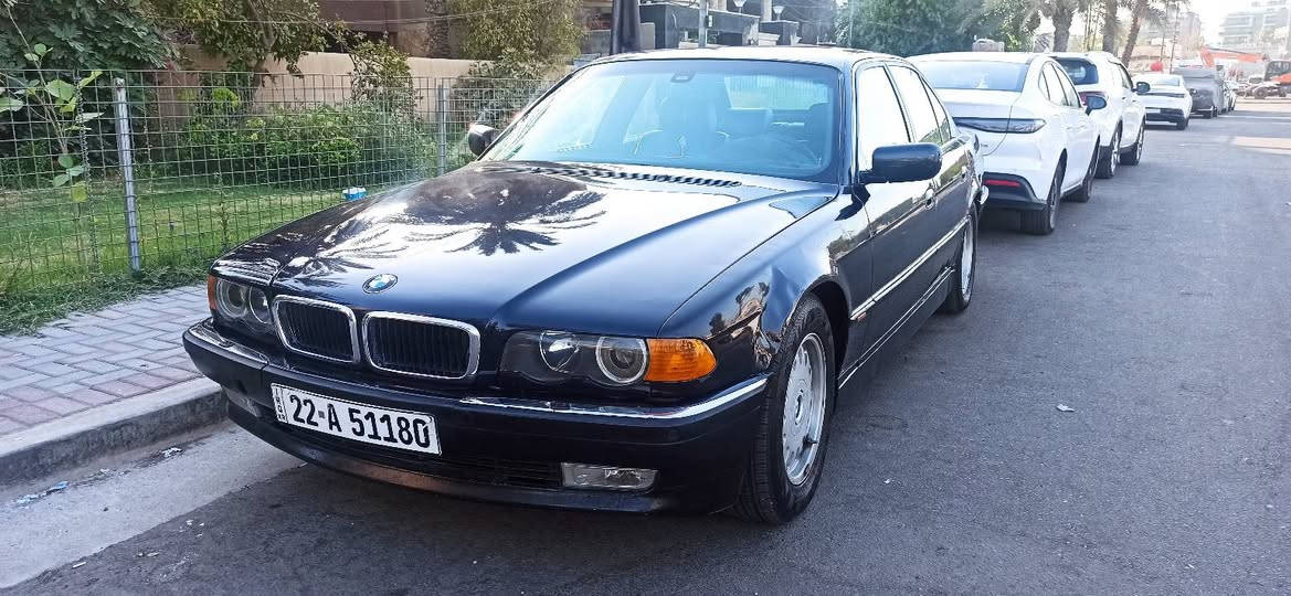البيع بي ام دبليو موديل 96 كاسحه سياره جاهزه من كلشي حجم 740 مكانه بغداد  سعر 70 رقم ***********
