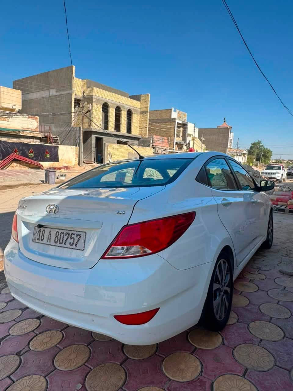 السلام عليكم اكسنت 2017خليجيه بيه شبر صبغ بين الباب الامامي والجاملغ جهه السايق الباقي كفاله ١١٢ بيه مجال بصيط 
عنواني حله شارع 60 
***********
