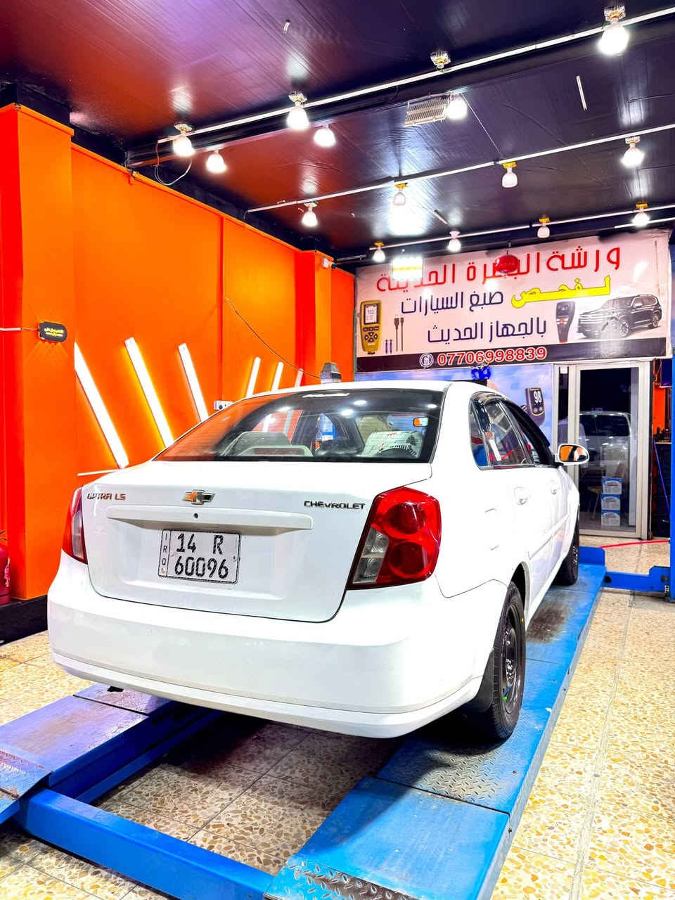 سلام عليكم 👋🏻
شفر اوبترة. 🚗 2012 🚘
 خليجي رقم دولي انكليزي هزة جديدة سنوية لغايه 30  باسمي تحويل ثاني يوم محرك 1600 محرك وكير بلاد كهربائيات كلها شغالة⚡
  تبريد ثلج ❄⛄ 
تخم تاير جديد سيارة🛞 مكفولة من ضربة بيهة طخات بسيطات موجودة صورة ب صونار 
العنوان: بصرة الزبير 
السعر 75 وبيها مجال 💵
☎ تلفون :***********

