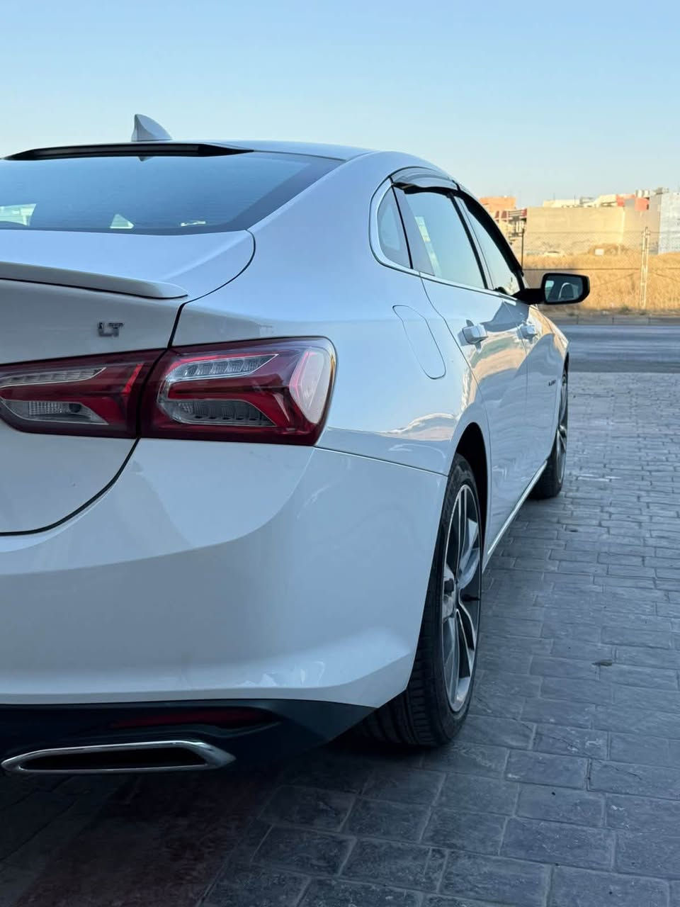 ماليبو 2021ابيض فئة LT2
المواصفات معروفة
ويل 19 كروم
بك لايت LED
قطعتين تبريد 
تدفئة كشنات
تحكمات ستيرن
شاشة كبيرة وكامرة خلفية 
ابل كار بلي اندرويد اوتو
كرسي سايق كهرباء
كروس سرعة 
اوتو ستوب 
كلين بدون صبغ فقط دعاميه اماميه + ٤ اصابع PDR
السيارة ماشية 140,000  كيلو متر مرفقة صورة
حدادية تمام تايرات تمام بطارية جديدة 
لايتات LED
لغود شواصي سليم محرك وكيرمكفول 
هزه و فحص و رقم جديد - مكان السياره اربيل 
السعر ١١٢ و بي مجال - عليها ٣٠٠$ غرامة تنزل من السعر 
***********
***********
