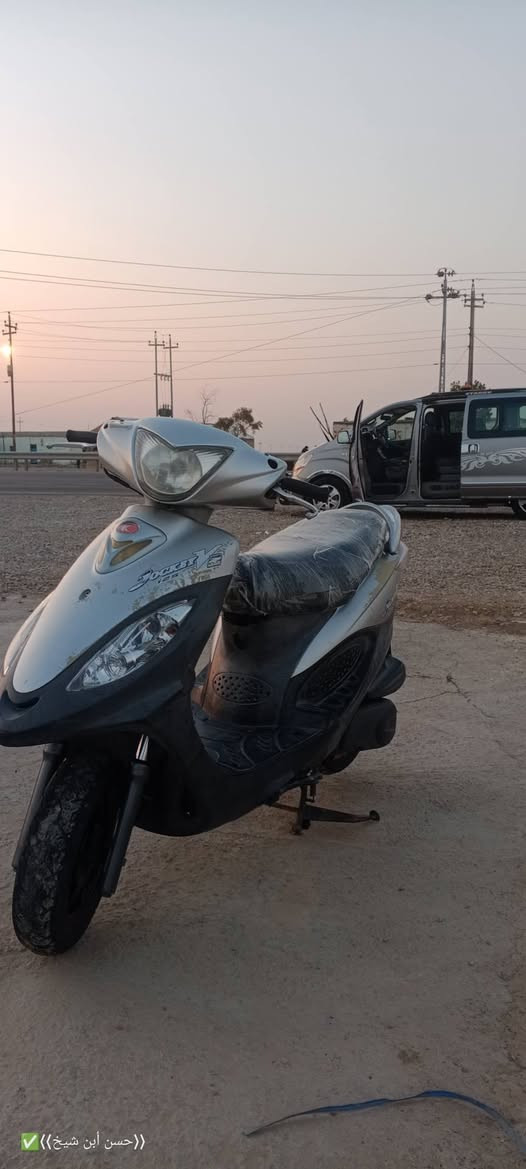 السلام عليكم دراجه للبيع كامكو فحل مكينه 125مكفولة كفاله عامه من كلشي سعر 950 وبيه مجال  مكان ذي قار قضاء القلعة سكر رقم ***********

نص مكتوب في الصور:
- حسن ابن شيخ
- حسن أبن شيخ
- ((حسن أبن شيخ)) ✅
- ((حسن أبن شيخ)) ✔
- حسن ابن شیخ