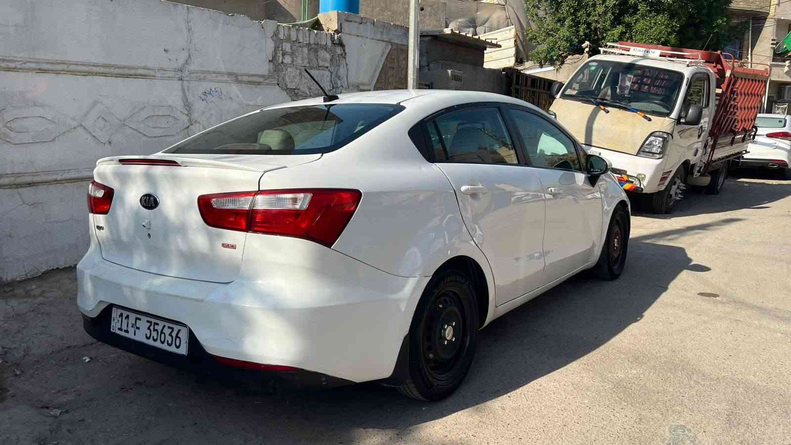 السلام عليكم كيا ريو موديل ٢٠١٦ محرك ١٦٠٠ وارد امريكي حادثها جاملغ ايسر  تدفئة وتبريد كهربائيات كلهه تشتغل داخل نظيف جدا مكانها بغداد الدوره ابو دشير هاتف *********** سعرها ٨٧ بغداد, العراق
